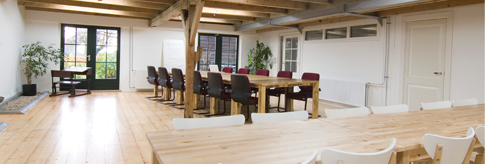Binnenruimte van evenementenlocatie De PolderRuimte voor vergaderingen, trainingen en particulieren bijeenkomsten