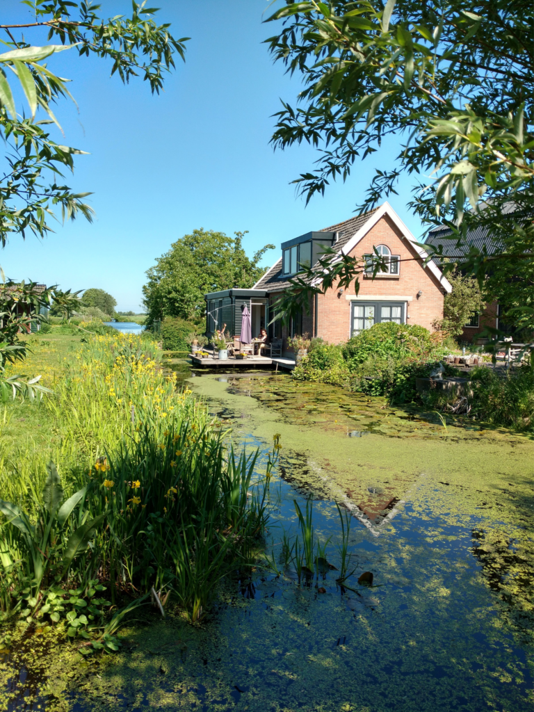 Heerlijk rustig verblijven in het vakantiehuis van De PolderRuimte, midden in de polder van de Krimpenerwaard Zuid Holland. Voor zakelijk en particulier verblijf